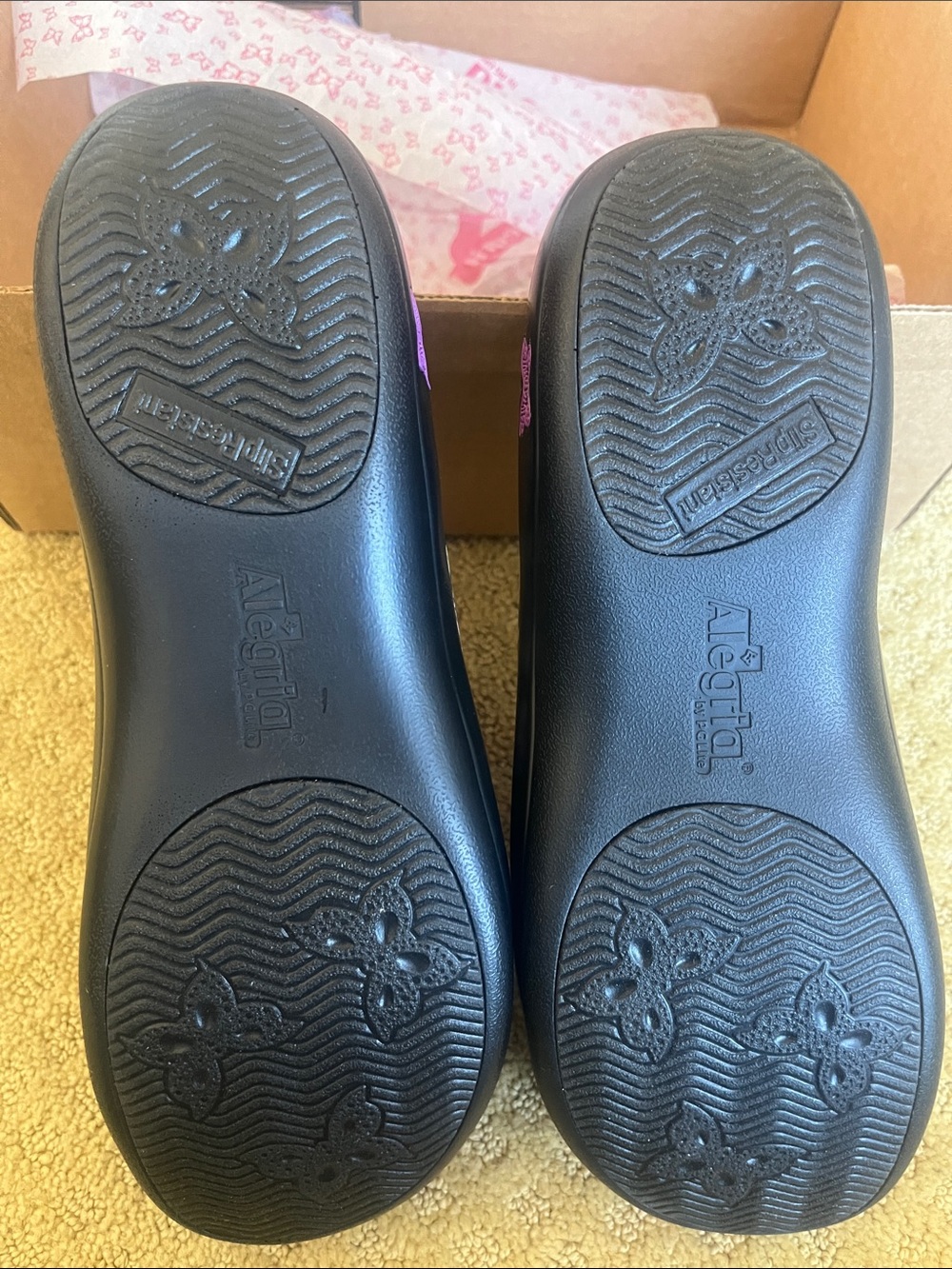Alegria Women’s Black Floral Slip-On Clogs New in Box Leather Upper - Picture 4 of 10